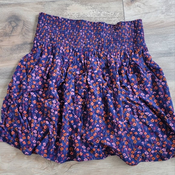 Two Mini Skirts Size M - Picture 3 of 8